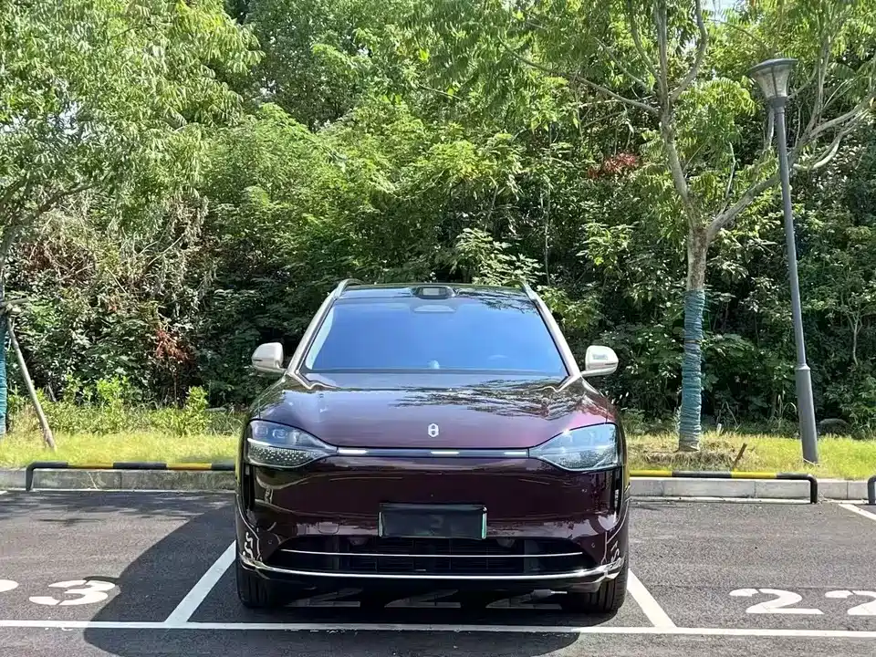 AITO Ask the world M9