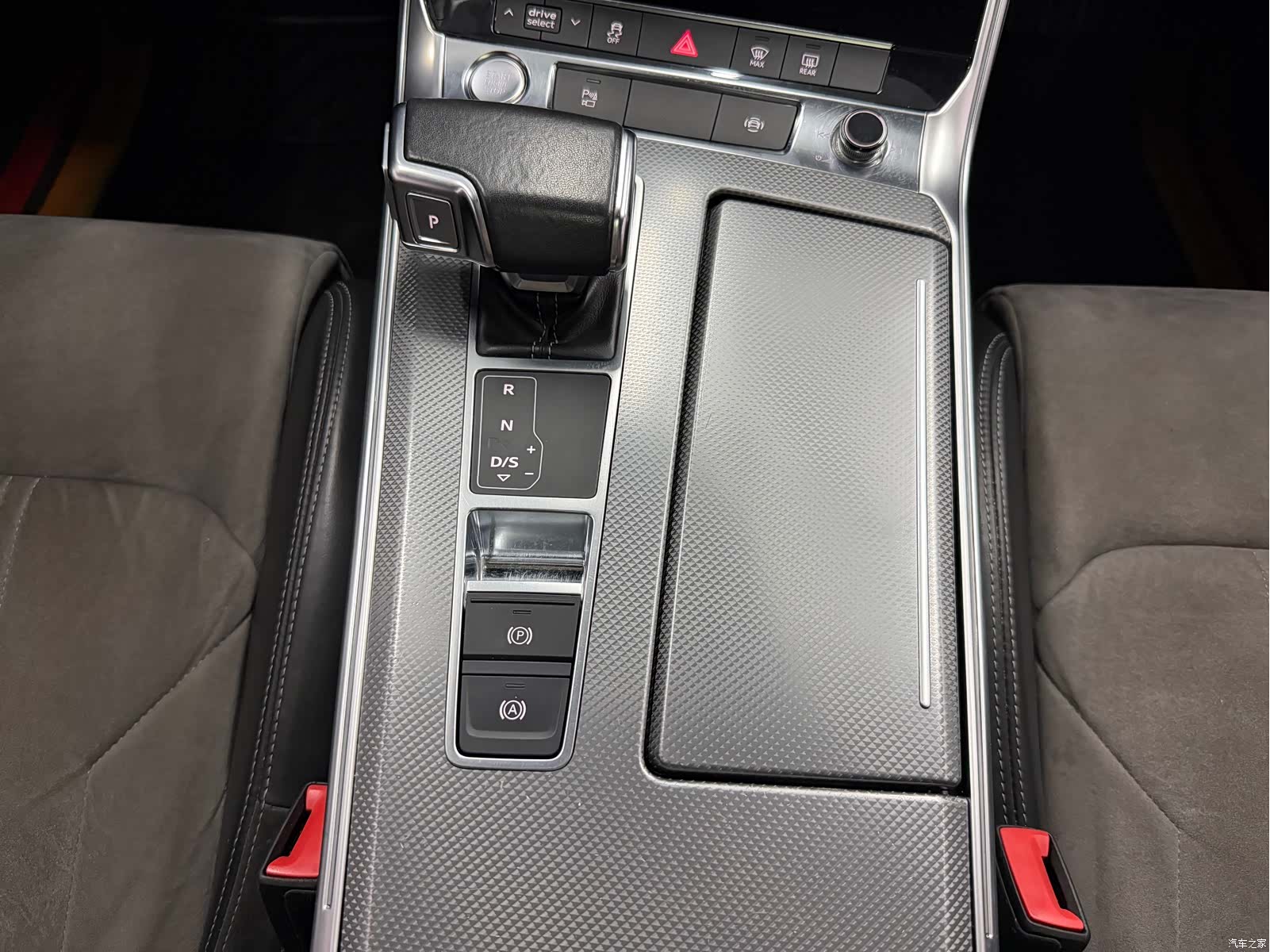 Audi A6L, 2019 все фото
