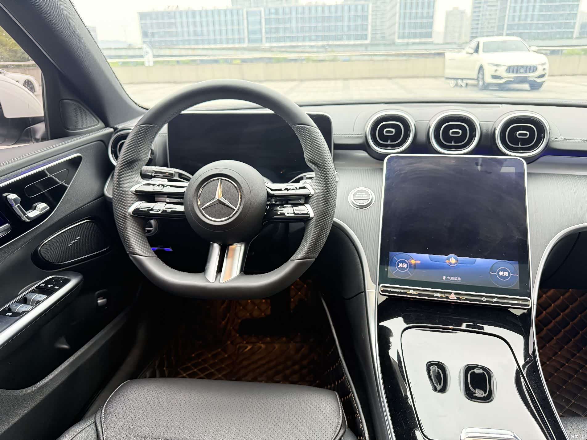 Mercedes-Benz C-Class, 2022 24