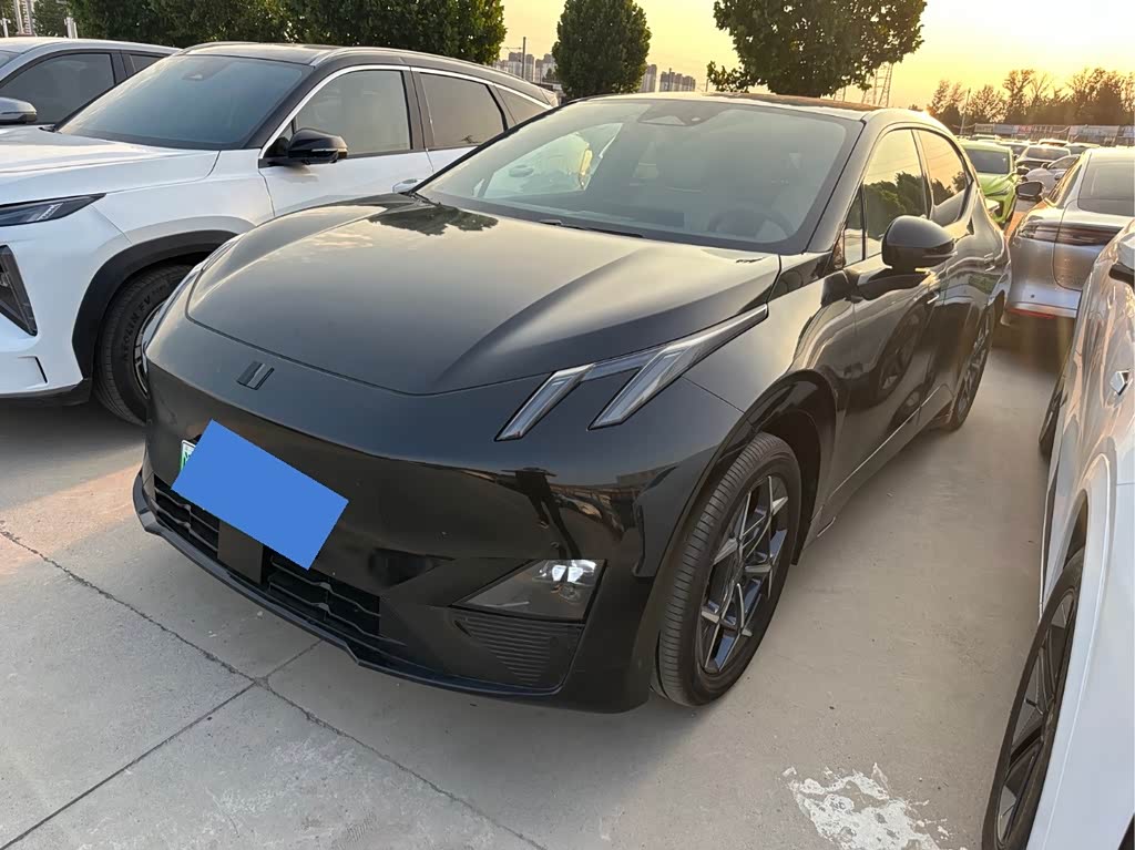 Lynk & Co Z20