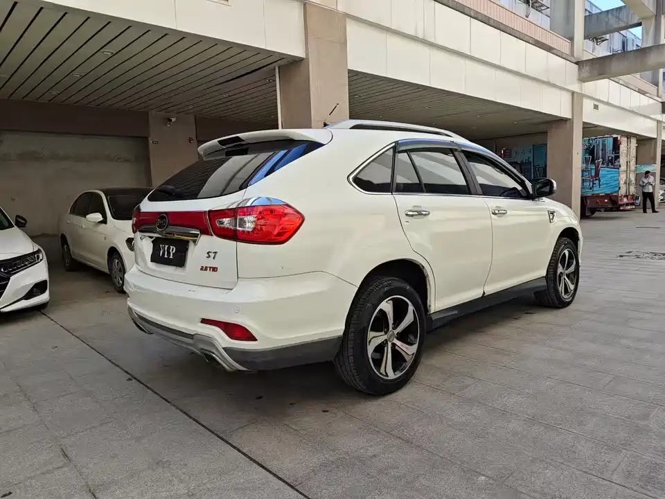 BYD S7