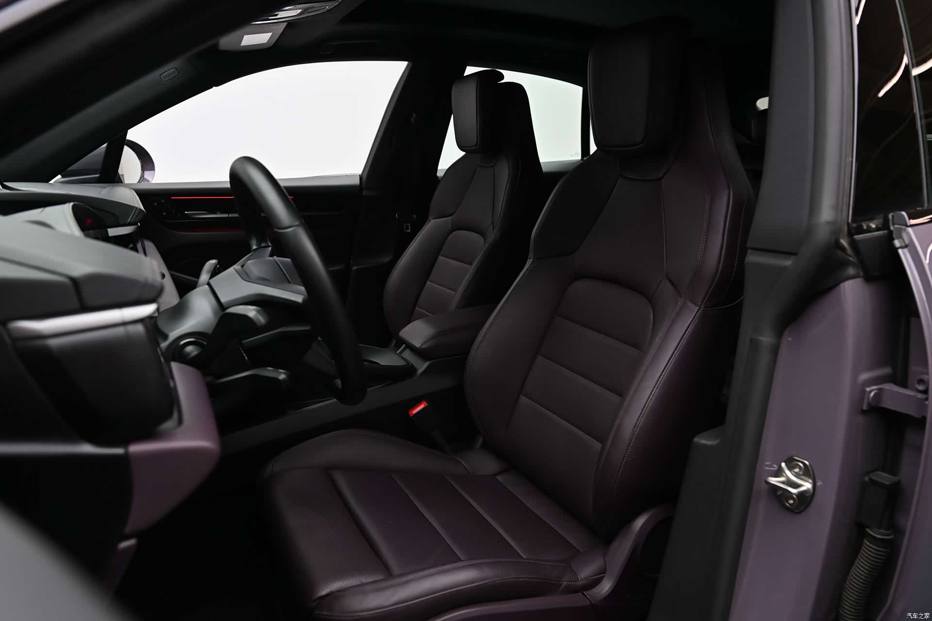 Porsche Macan, 2025 9