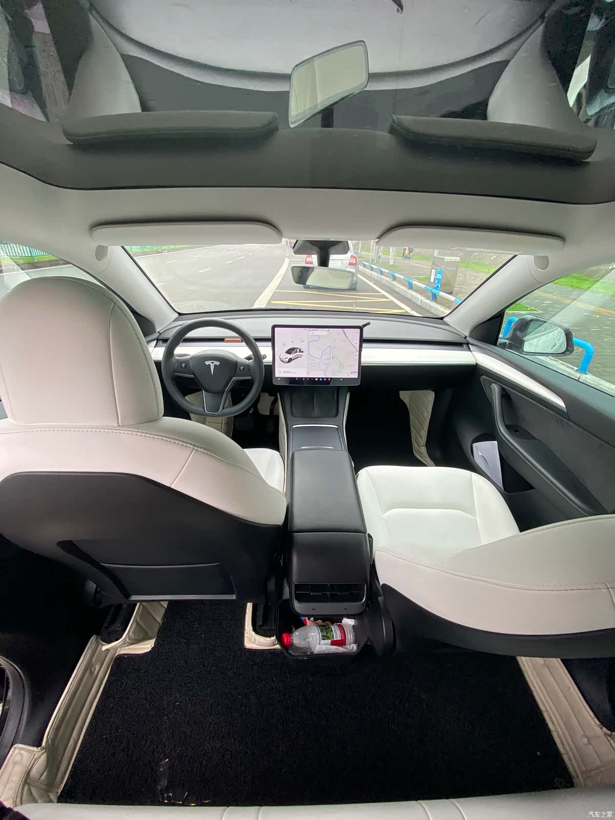 Tesla Model Y, 2021 все фото