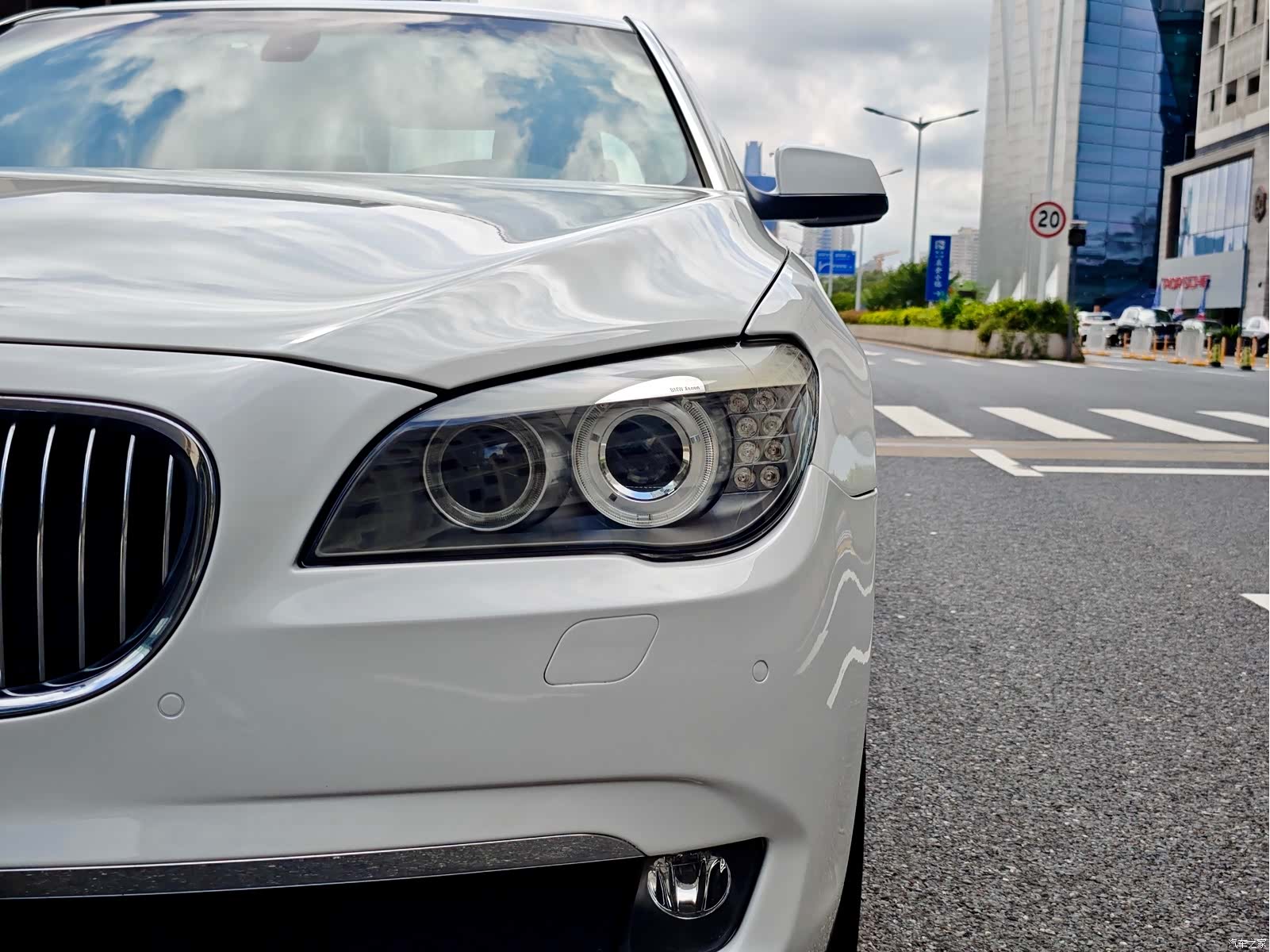 BMW 7 Series, 2011 4