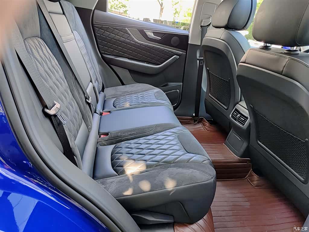 Hongqi HS5, 2020 11