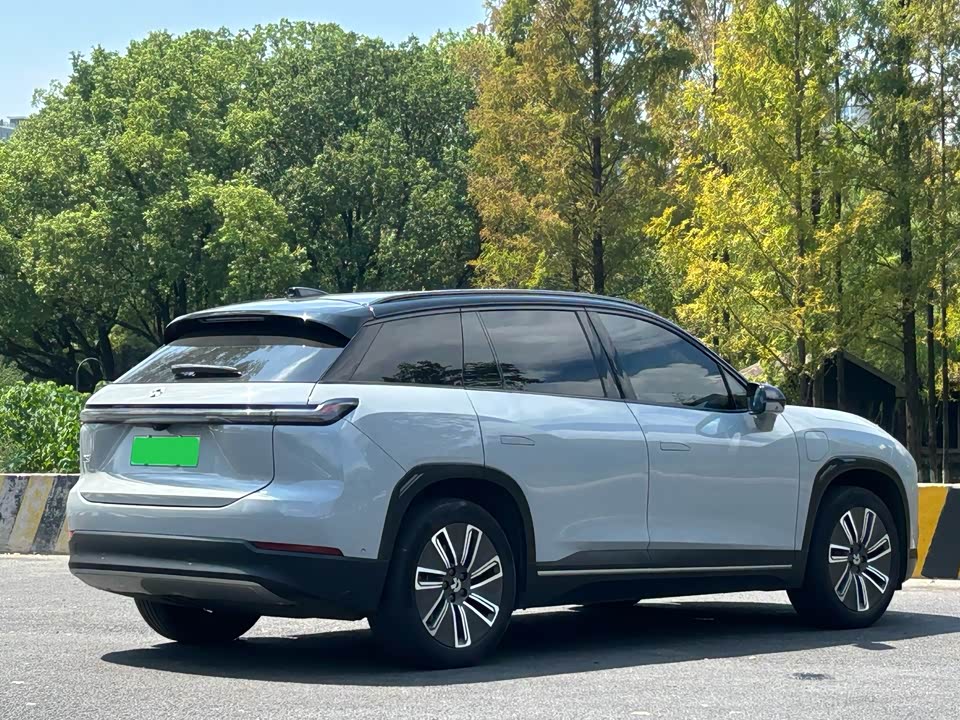 NIO ES7