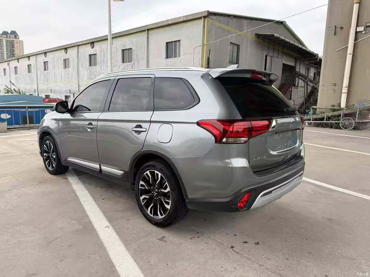 Mitsubishi Outlander, 2019 4