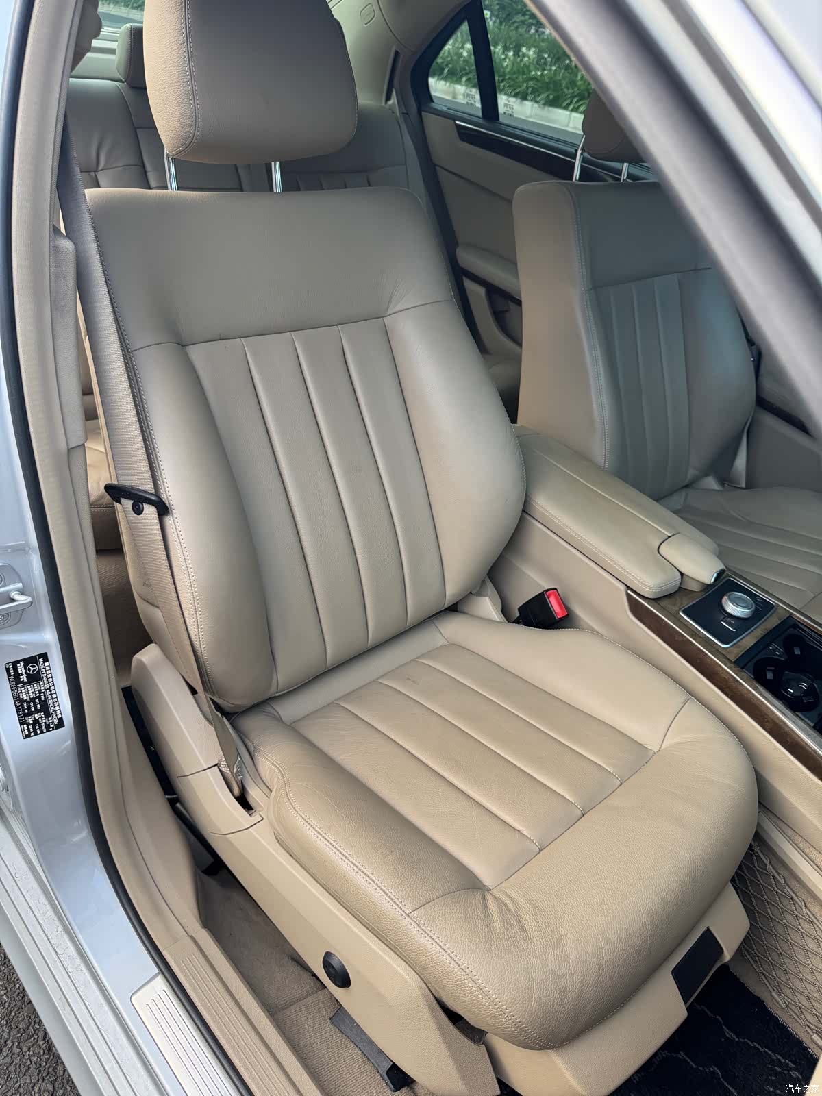 Mercedes-Benz E-Class, 2010 7