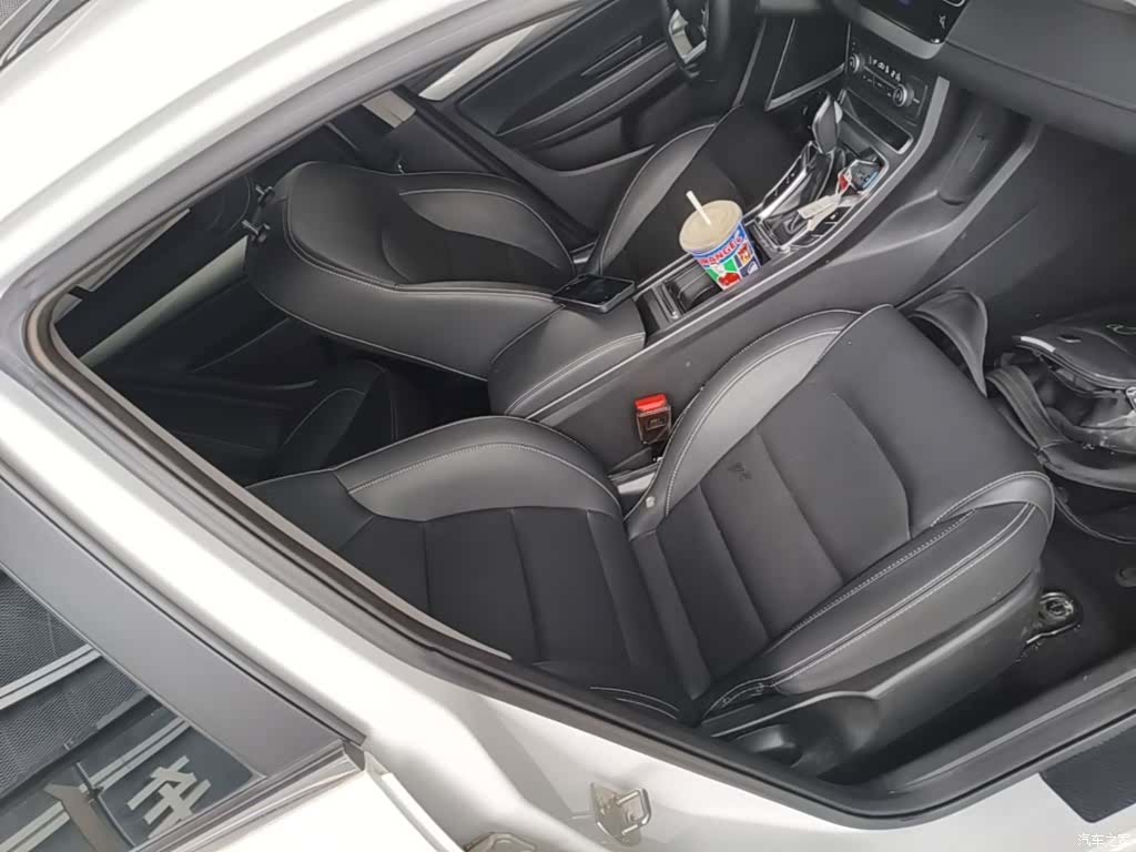 Geely Emgrand, 2020 25