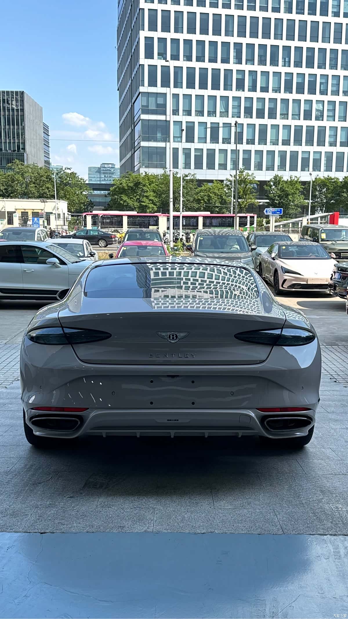 Bentley Flying Spur, 2025 8