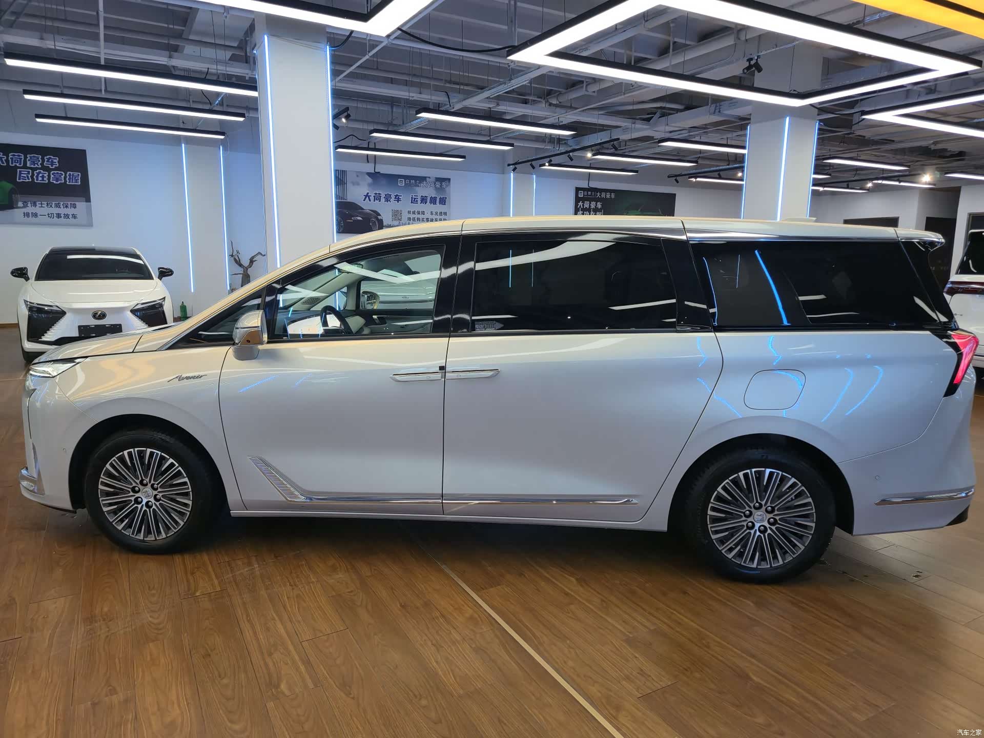 Buick GL8, 2024 8