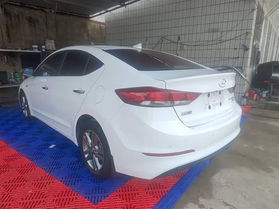 Hyundai Lead