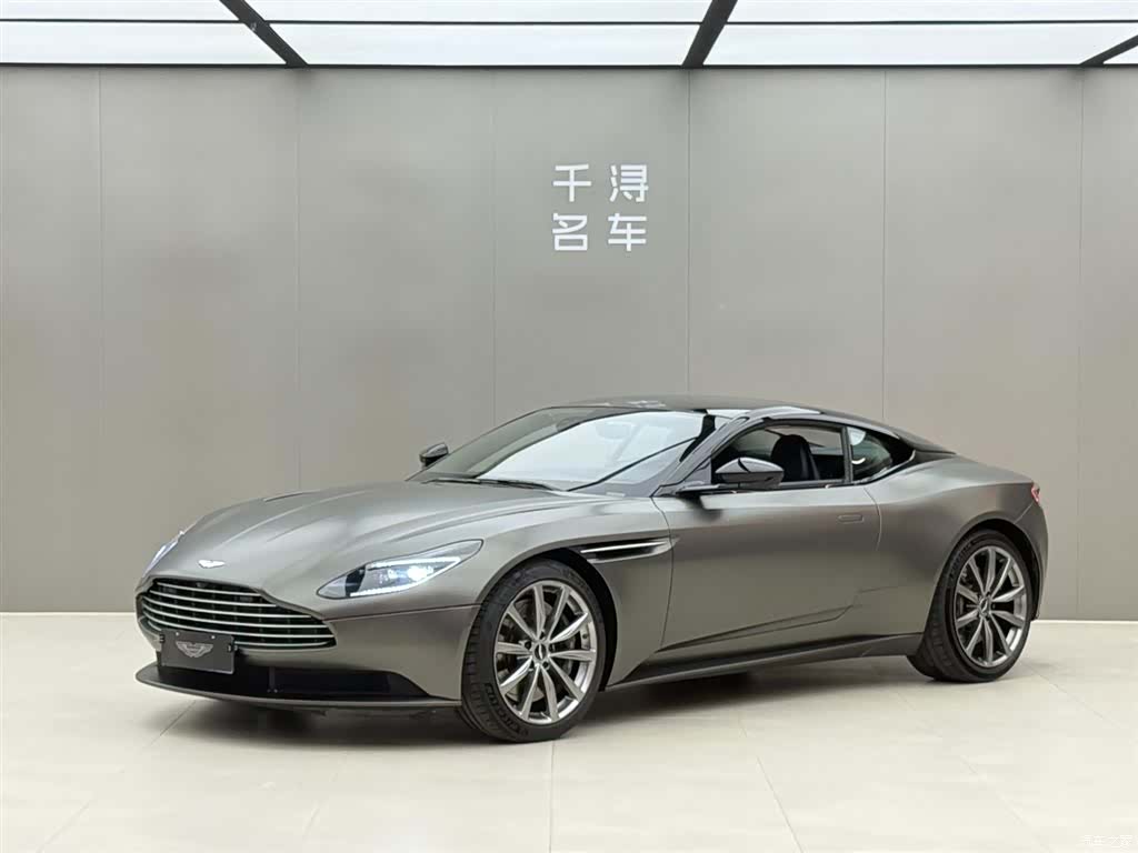 Aston Martin DB11