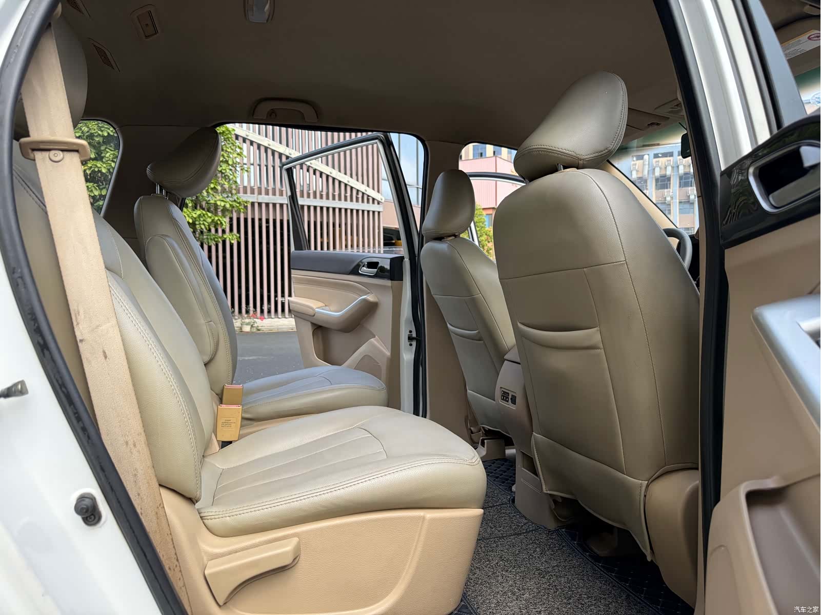 Wuling 730, 2015 14