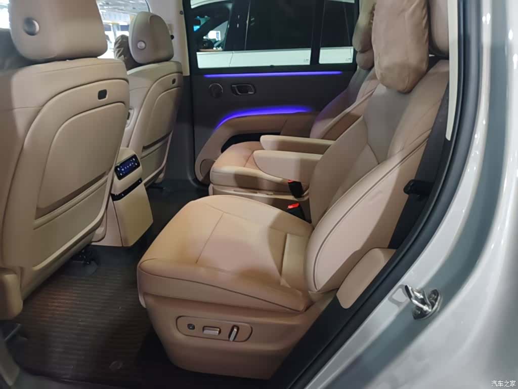 Li Auto i8, 2026 17