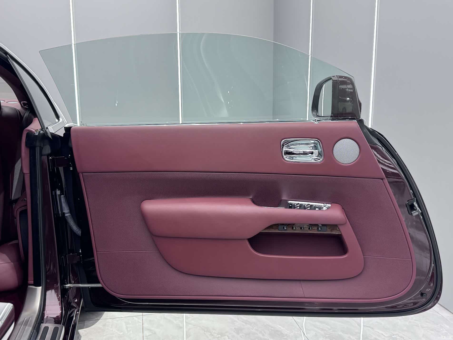 Rolls-Royce Wraith, 2017 16