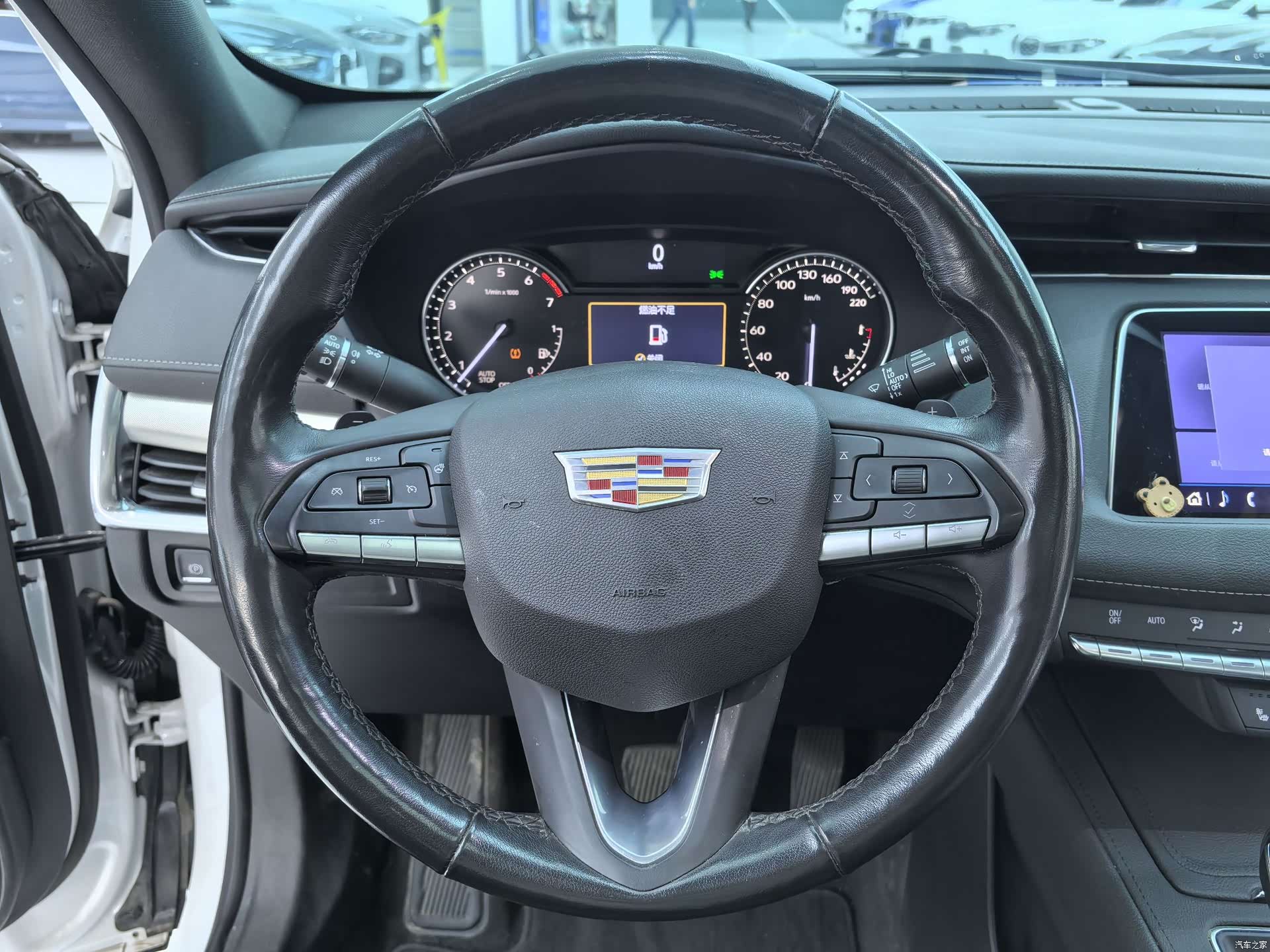 Cadillac XT4, 2021 10