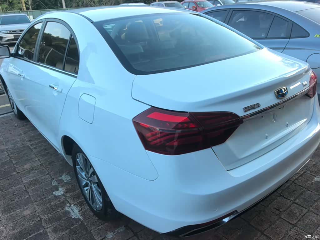 Geely Emgrand, 2018 все фото