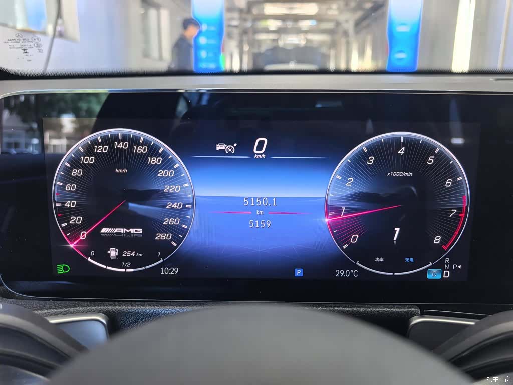 Mercedes-Benz GLB, 2025 4
