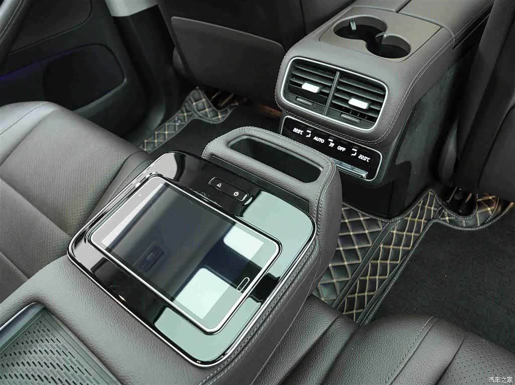 Mercedes-Benz GLS, 2023 17
