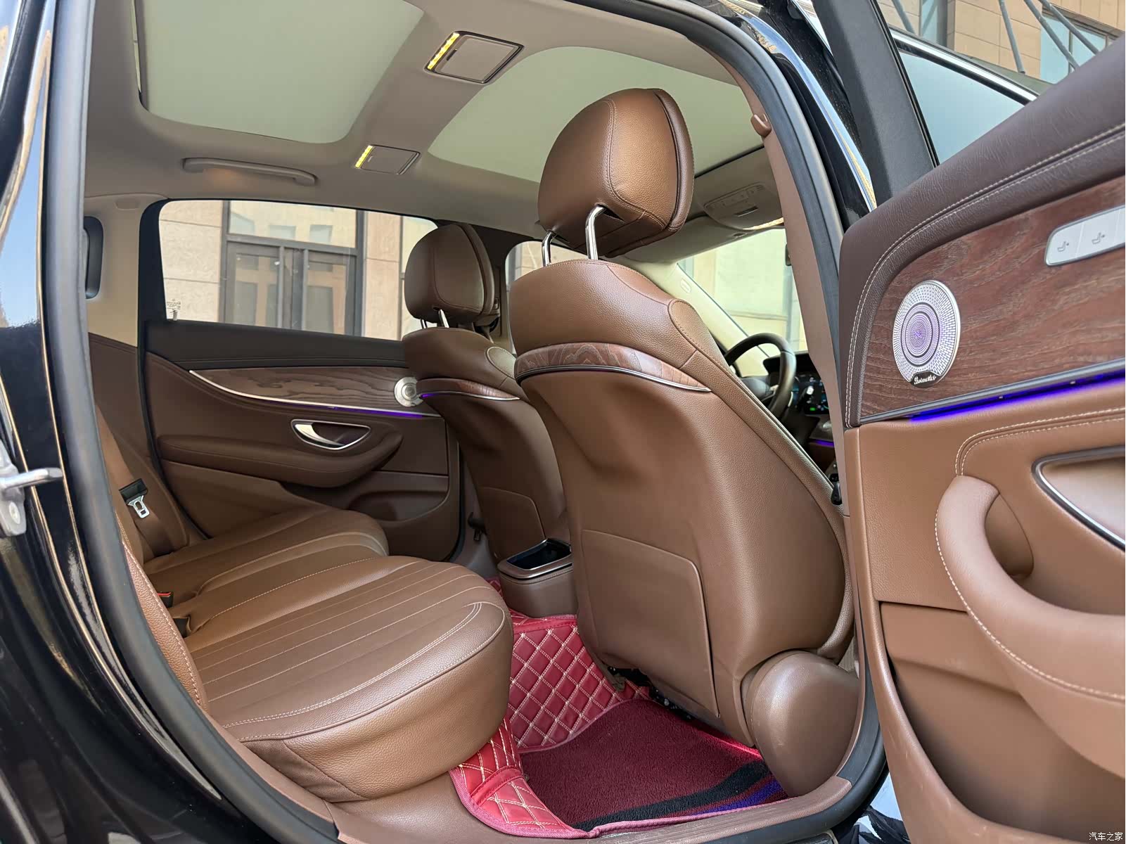 Mercedes-Benz E-Class, 2023 21