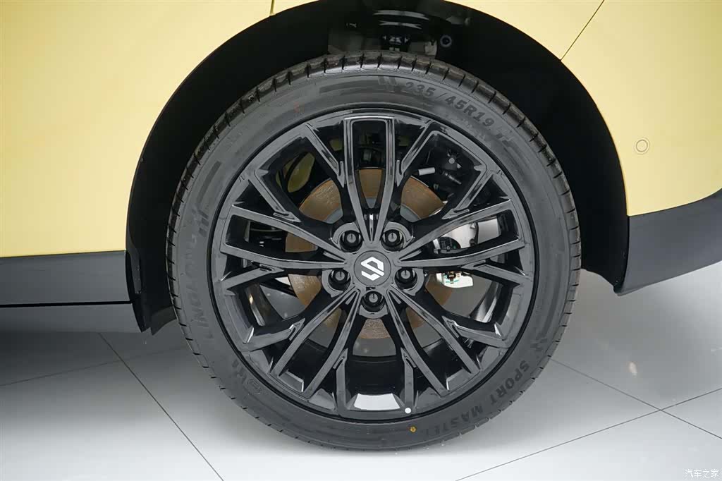 Leapmotor Lafa5, 2026 23
