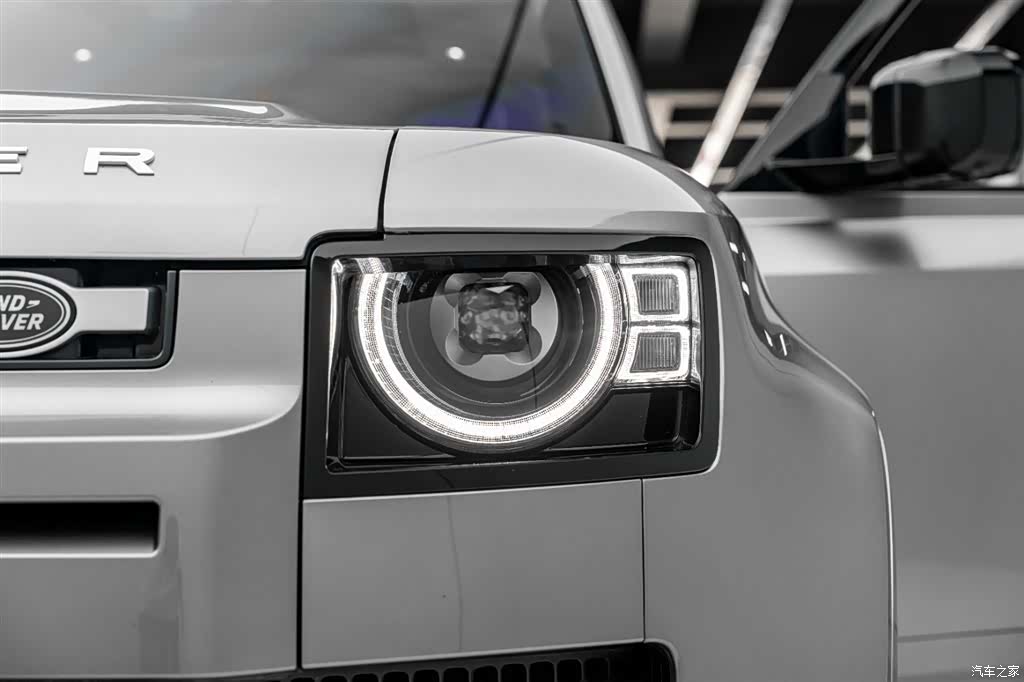 Land Rover Defender, 2024 34