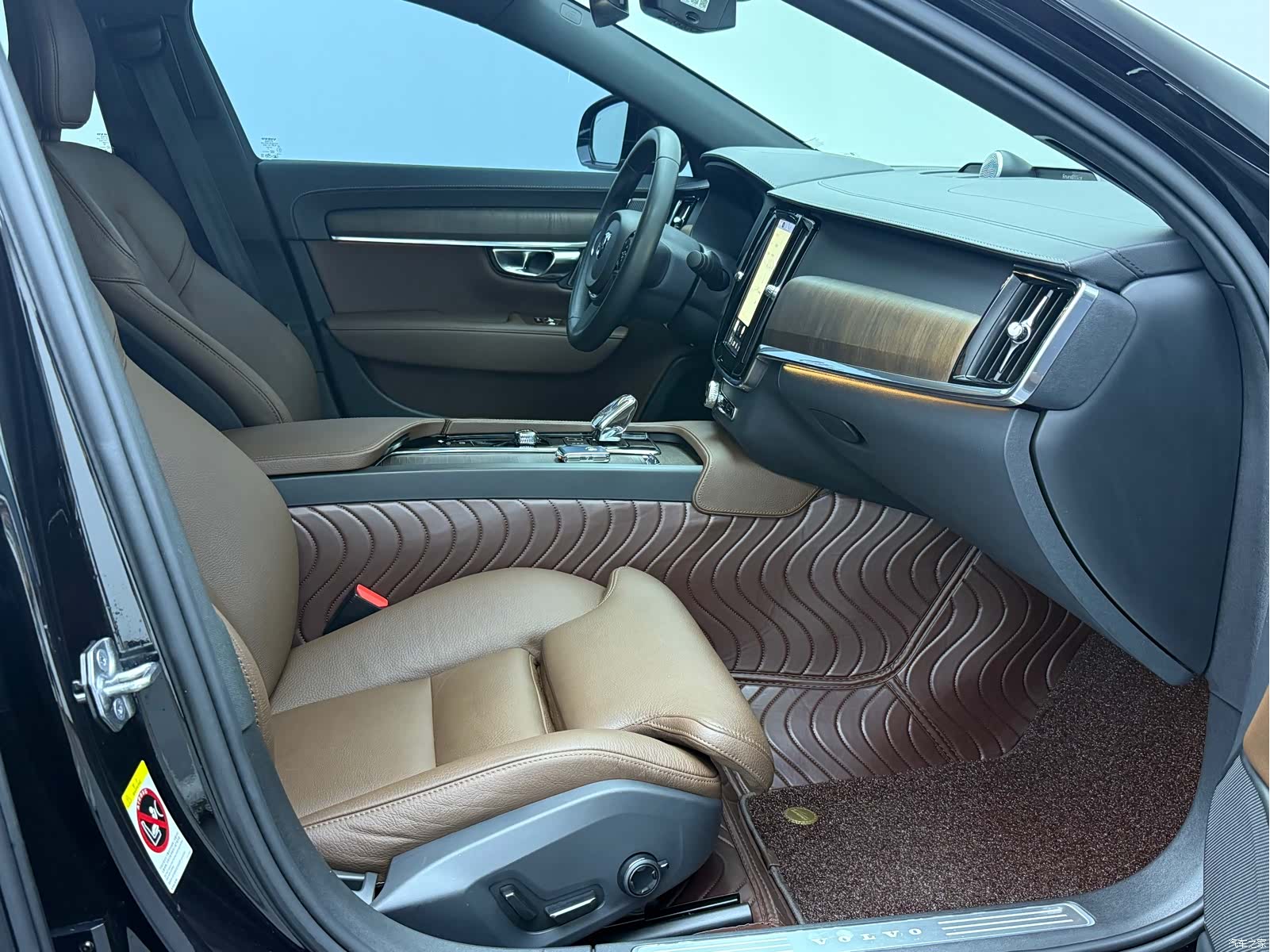 Volvo S90, 2022 25