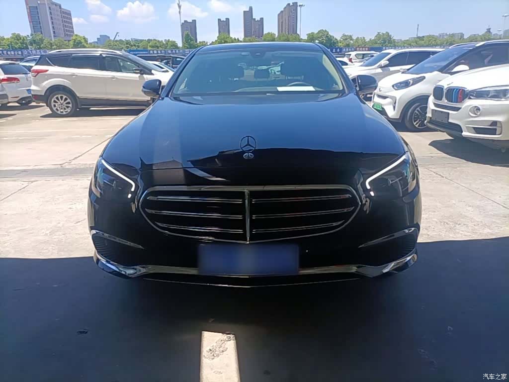 Mercedes-Benz E-Class, 2023 3