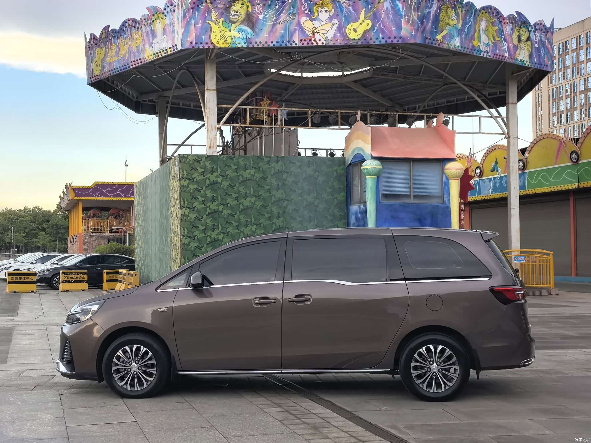 Buick GL8, 2023 7