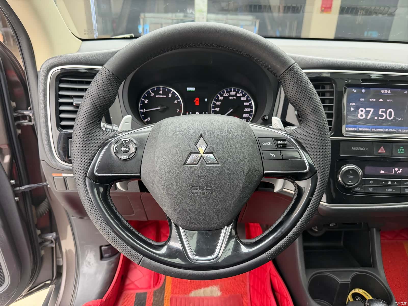 Mitsubishi Outlander, 2016 12