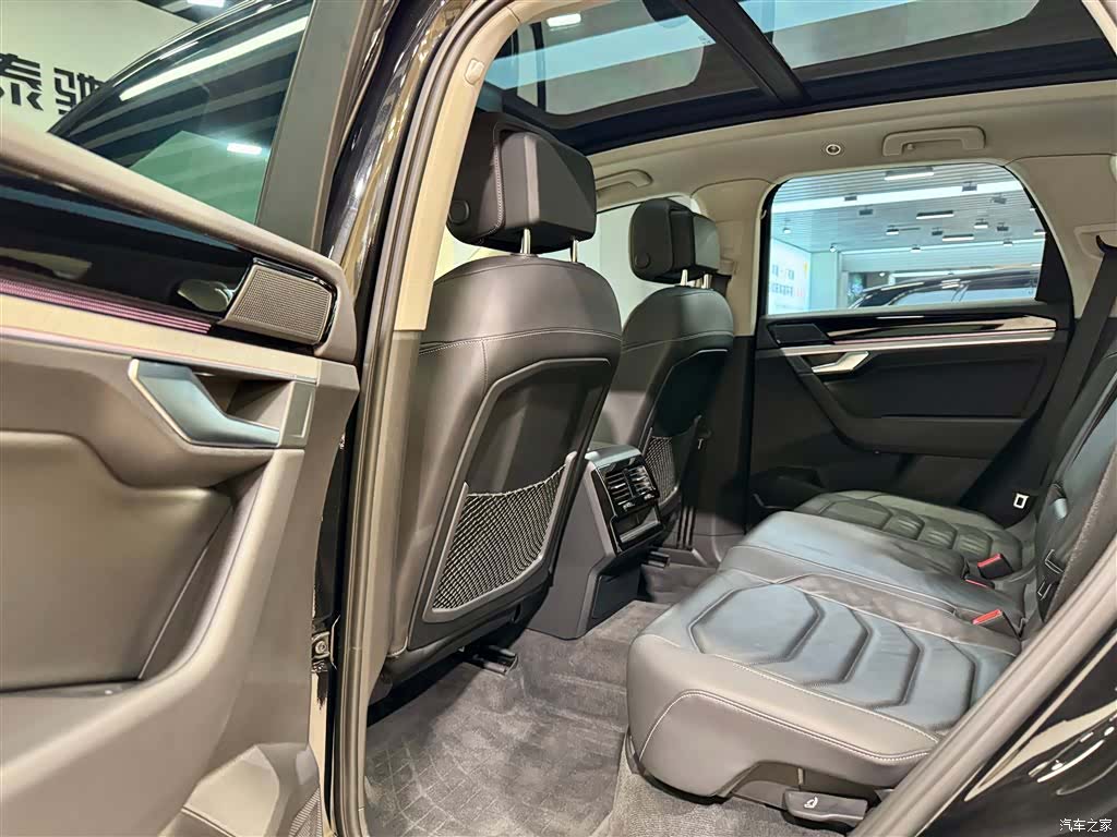 Volkswagen Touareg, 2023 25