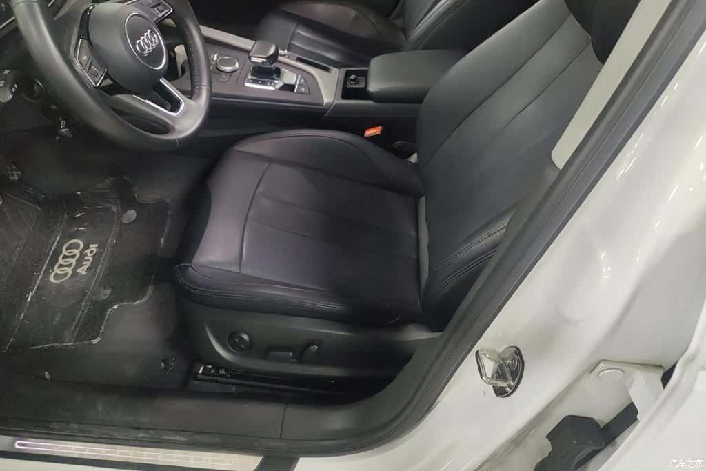 Audi A4L, 2018 9