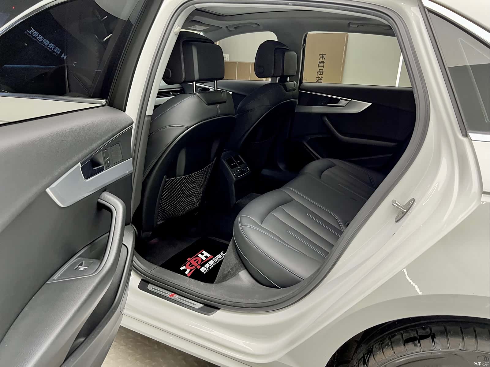 Audi A4L, 2019 12