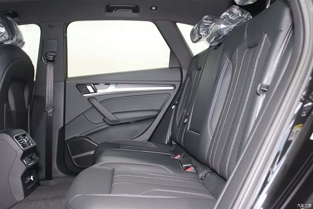 Audi Q5L, 2026 8