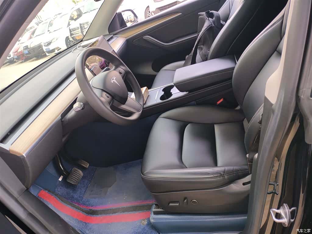 Tesla Model Y, 2022 11