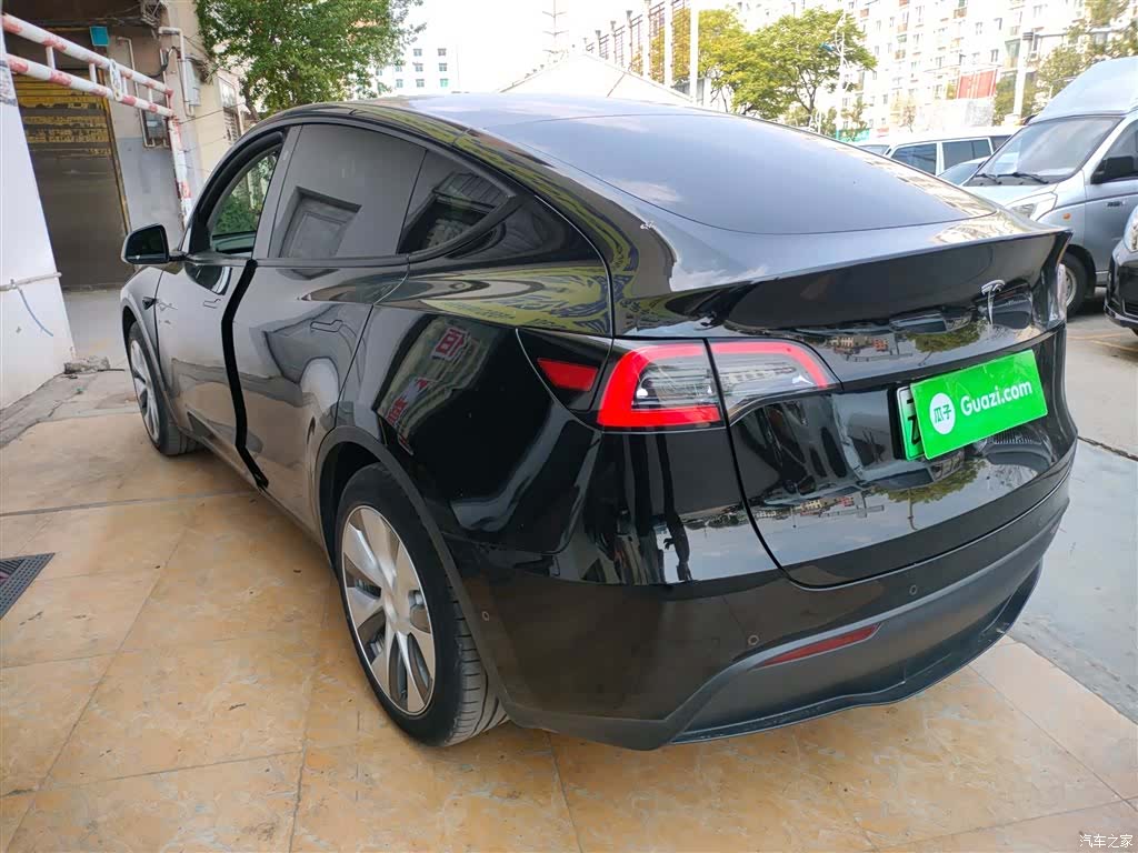Tesla Model Y, 2022 23
