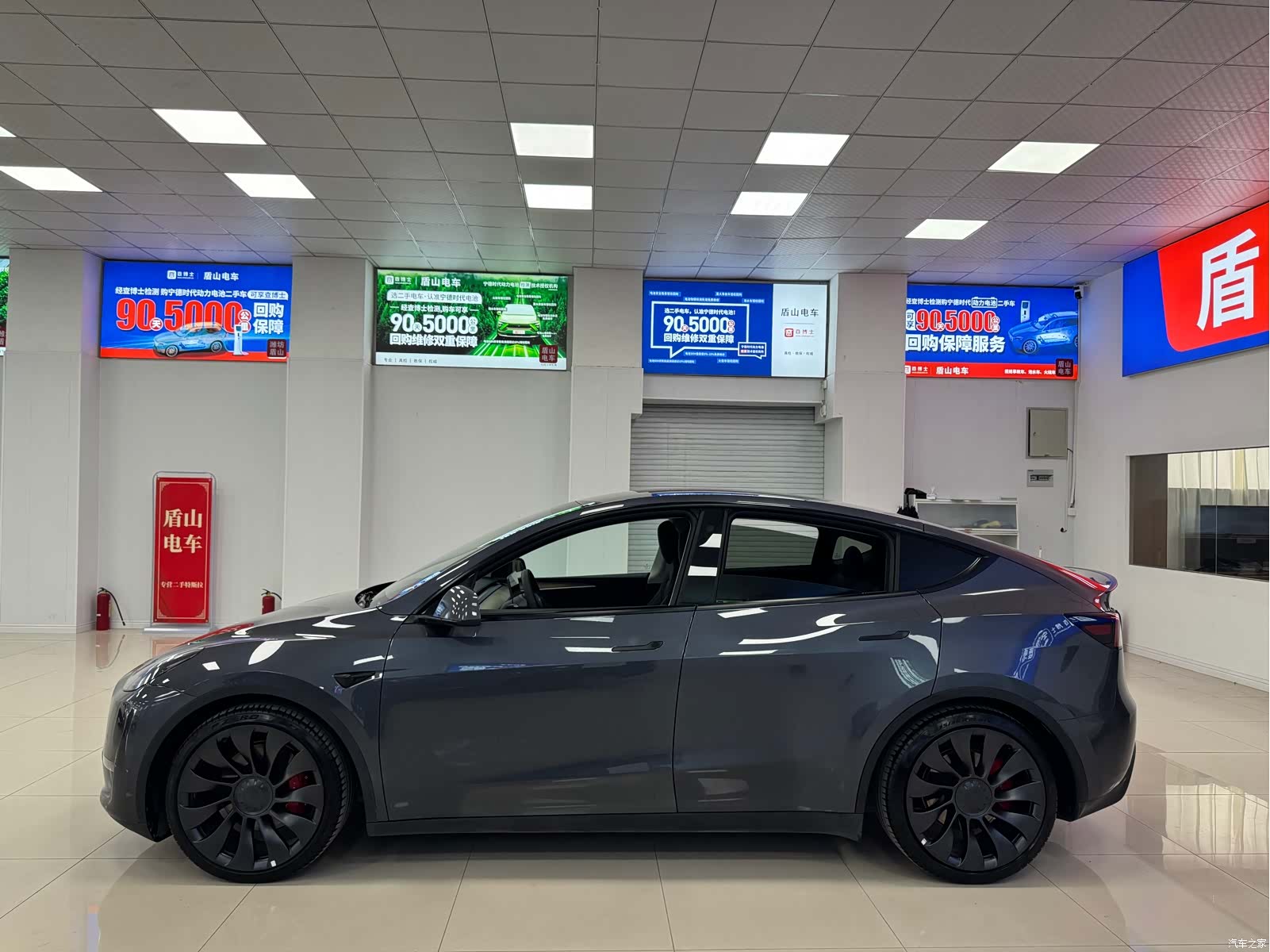Tesla Model Y, 2022 3