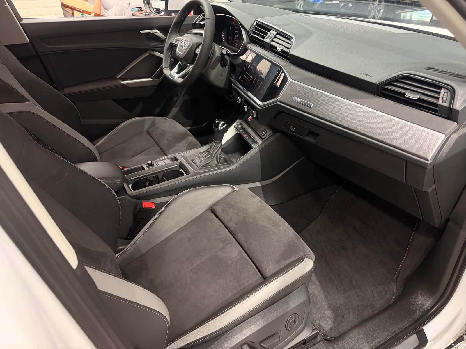 Audi Q3, 2023 27