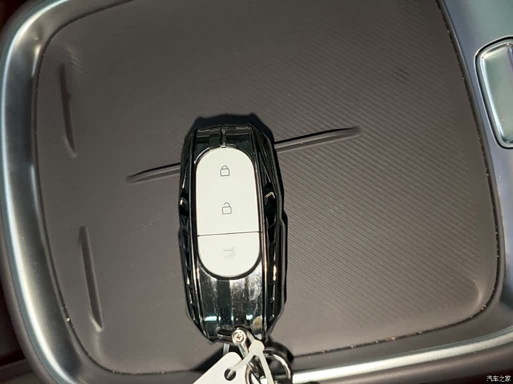 Leapmotor B10, 2025 11