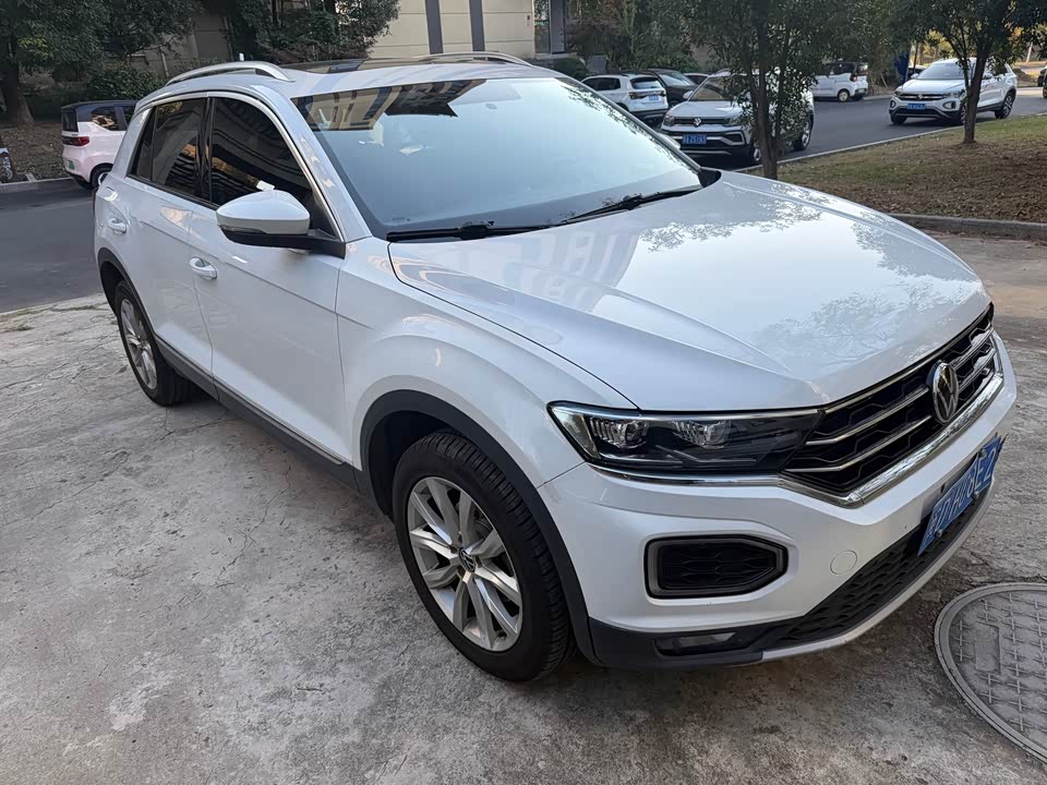 Volkswagen T-ROC exploring Songs