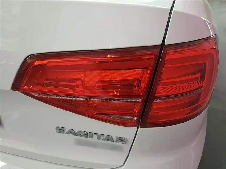 Volkswagen Sagitar