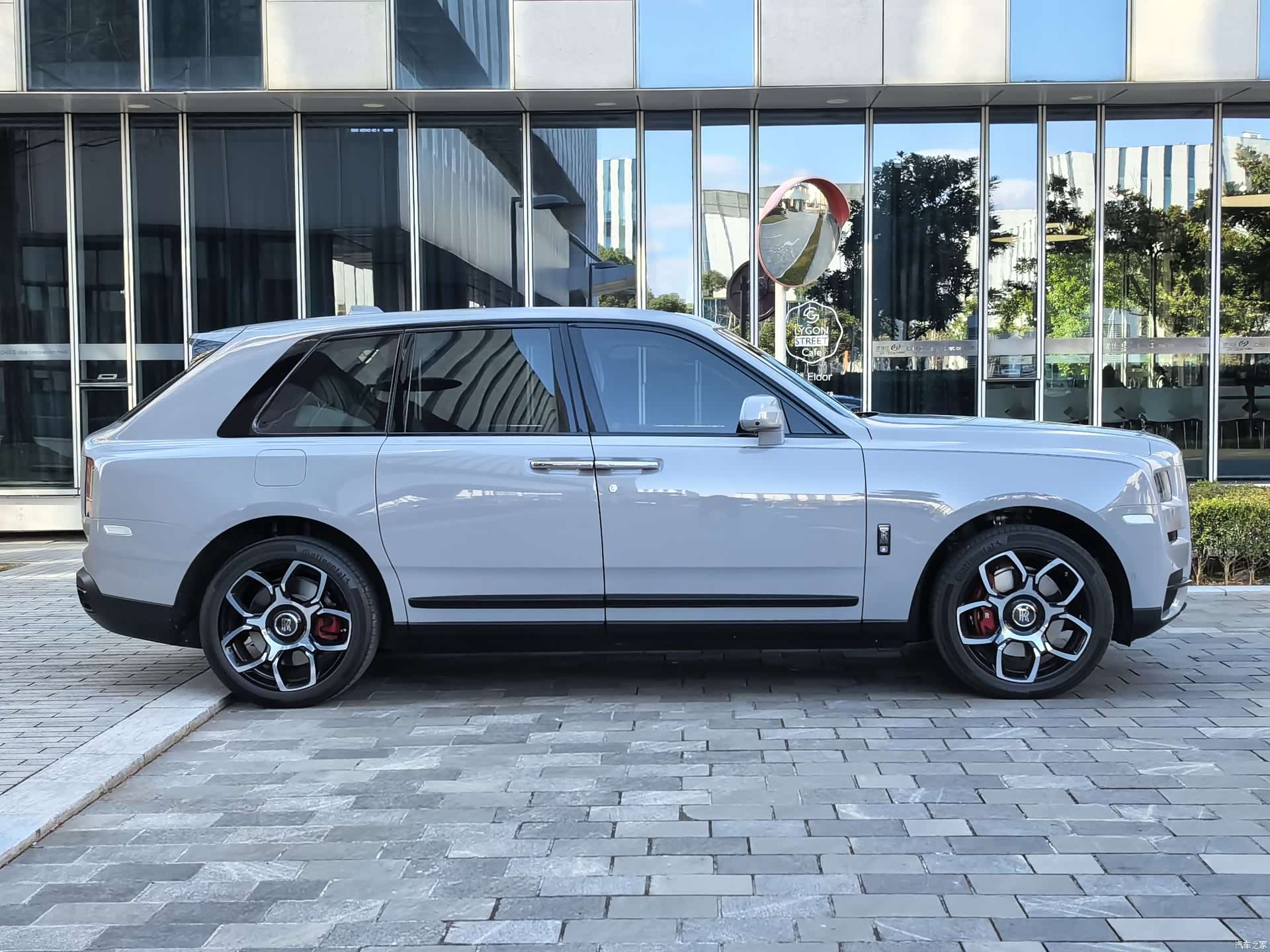 Rolls-Royce Cullinan, 2022 все фото