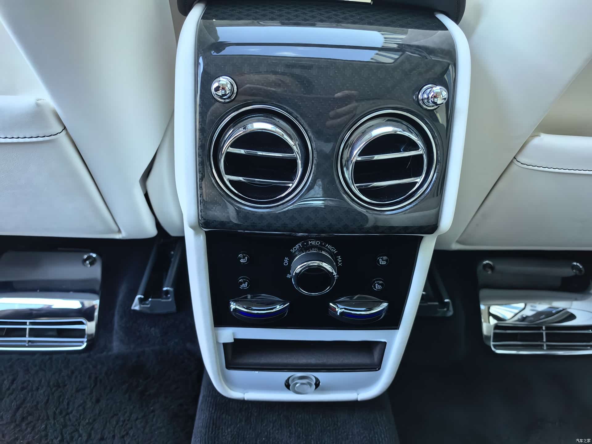 Rolls-Royce Cullinan, 2022 35