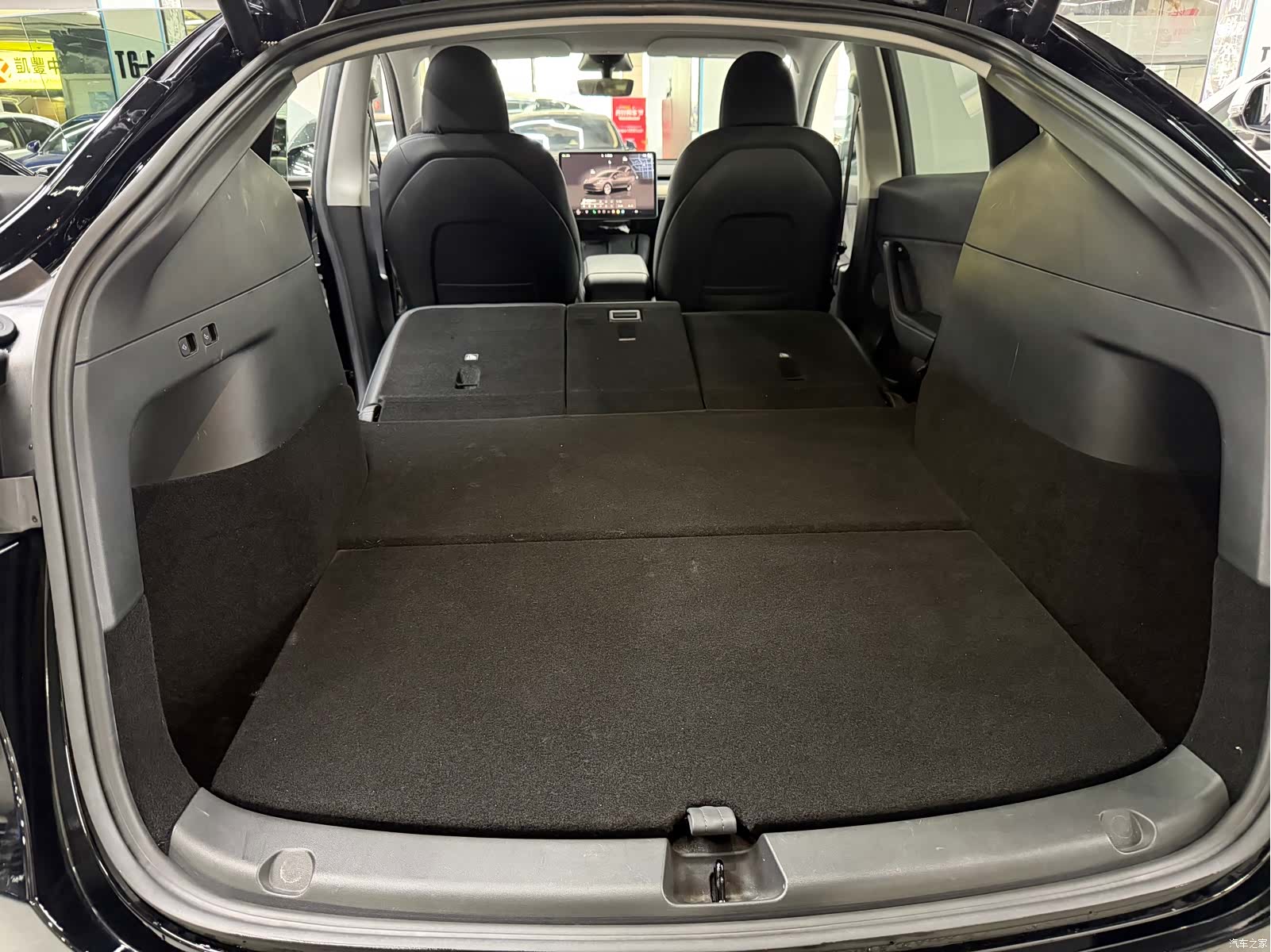 Tesla Model Y, 2022 12