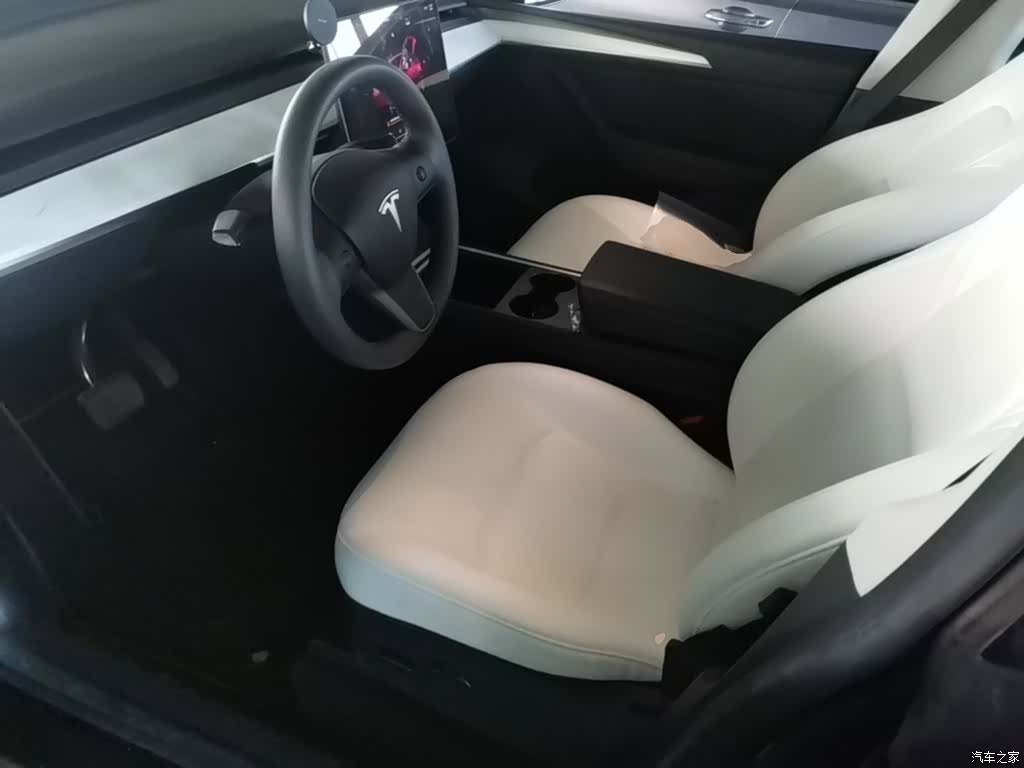 Model Y, 2023 15