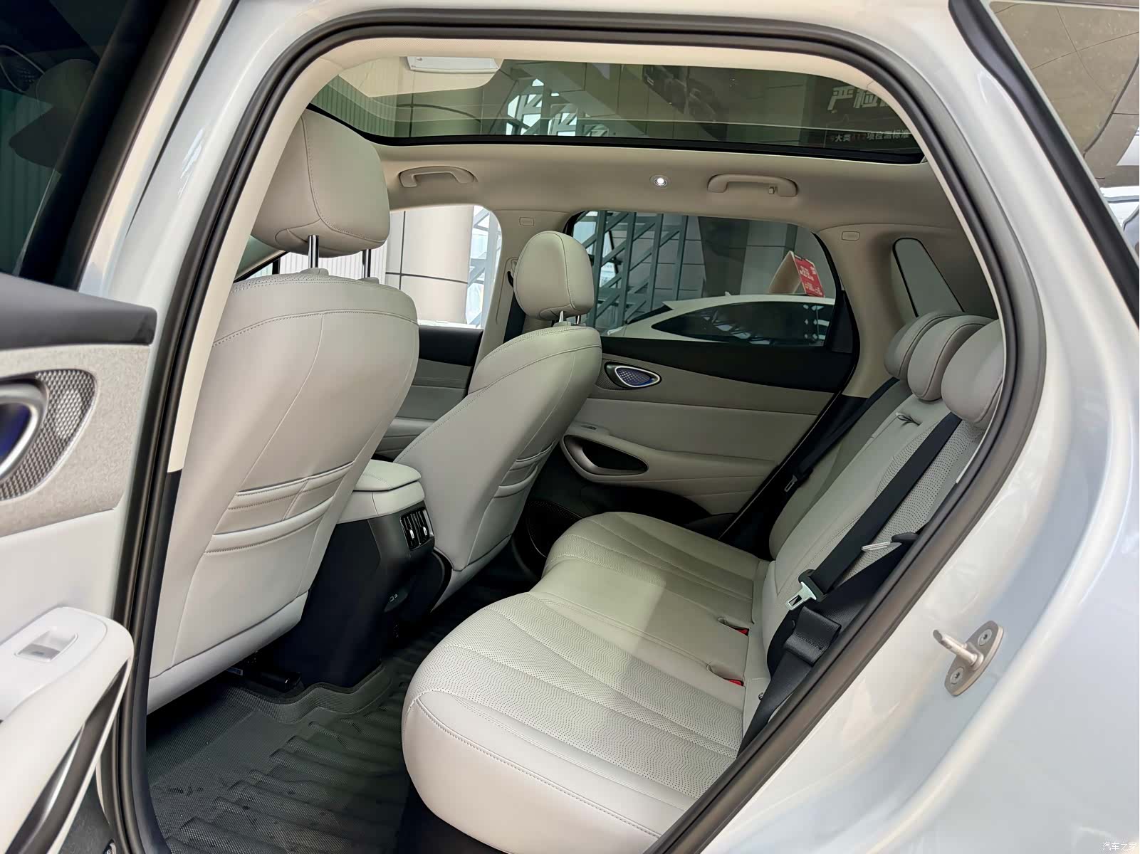 BYD HiAce, 2025 3