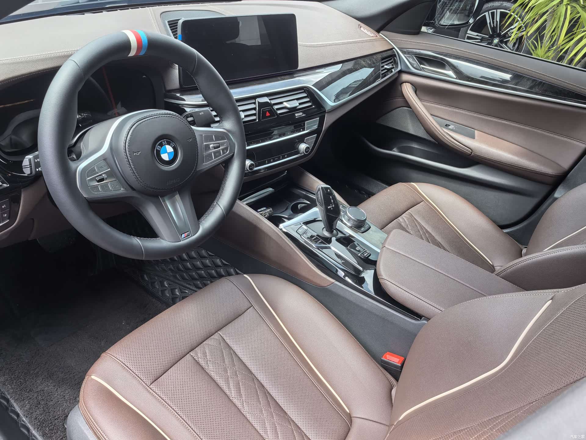 BMW 5 Series, 2023 все фото