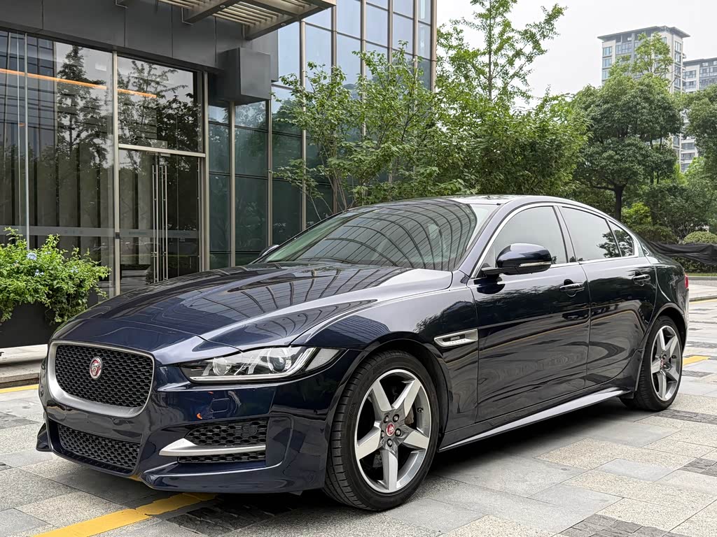 Jaguar XE