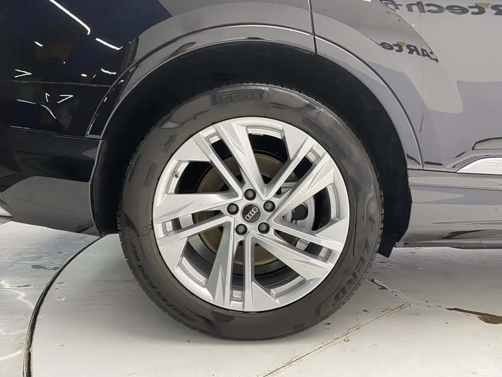 Audi Q7, 2023 11
